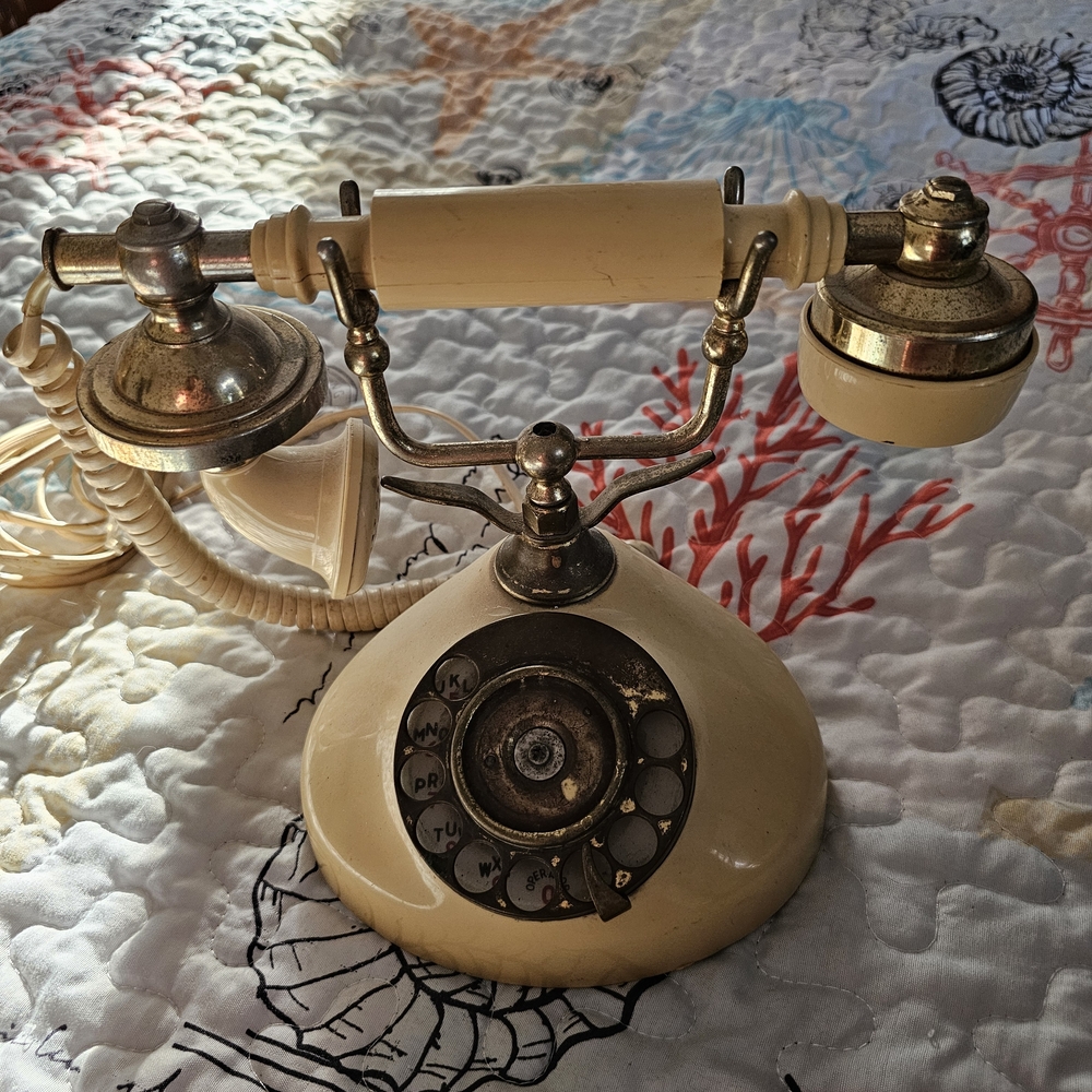 Vintage Cream Rotary Telephone